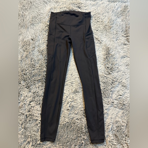 Lululemon leggings size 4 - Picture 5 of 6